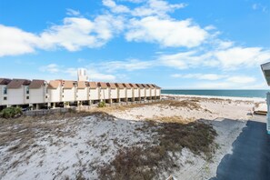 On the beach - Lani Kai 230 – Gulf Coast Condo. Walk to Beach + Pools + Balcony Views! (Gulf Shores)