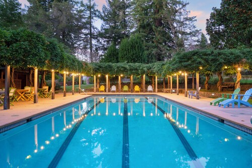 Wild Iris Retreat- Family Friendly Anderson Valley Estate with Pool, Sleeps 15