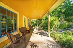 Terrace/patio - Wild Iris Retreat- Family Friendly Anderson Valley Estate with Pool, Sleeps 15 (Philo)