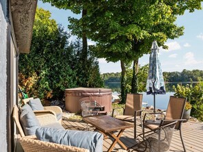 Terrace/patio - Beach House - Lakefront with a Hot Tub! (Traverse City)
