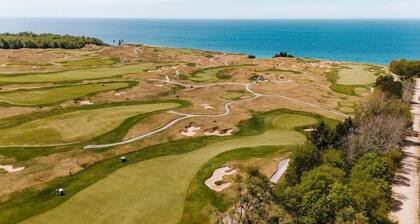 The Bunkhouse at Arcadia: A Golf Retreat