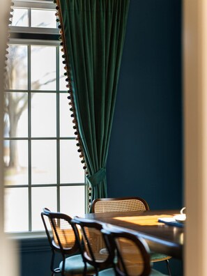 Dining - Urban Stay By The Bay: Downtown Pet-Friendly Home (Traverse City)