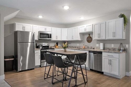 TC Parkside H: Charming 2BR Retreat