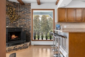 Interior - Sandy Beachfront House on Grand Traverse Bay (Traverse City)