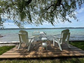Property grounds - Willow Tree Cottage: Waterfront on Suttons Bay (Suttons Bay)