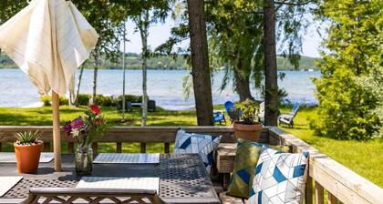 Camp Birch: Waterfront Home on Lake Leelanau