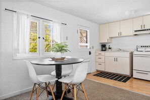 Unclassified image, 4 of 42, button