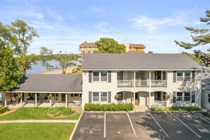 Exterior - Lighthouse Condo 10-Renovated Bathroom in 2025! (Traverse City)