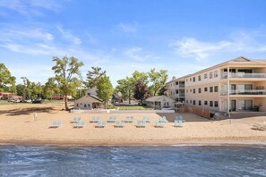 Exterior - Shoreline Suite 15 . Shoreline Suite 15 (Traverse City)