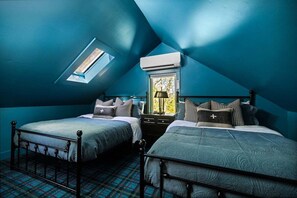 6 bedrooms, iron/ironing board, Internet, bed sheets