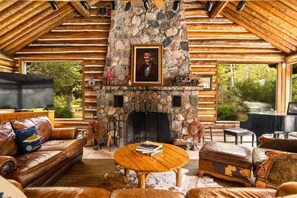 Imagen sin descripción, 5 de 83, botón