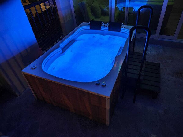 Unclassified image, 1 of 35, button