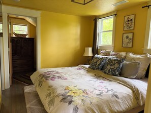 4 Schlafzimmer, Schreibtisch, Bügeleisen/Bügelbrett, Reisekinderbett