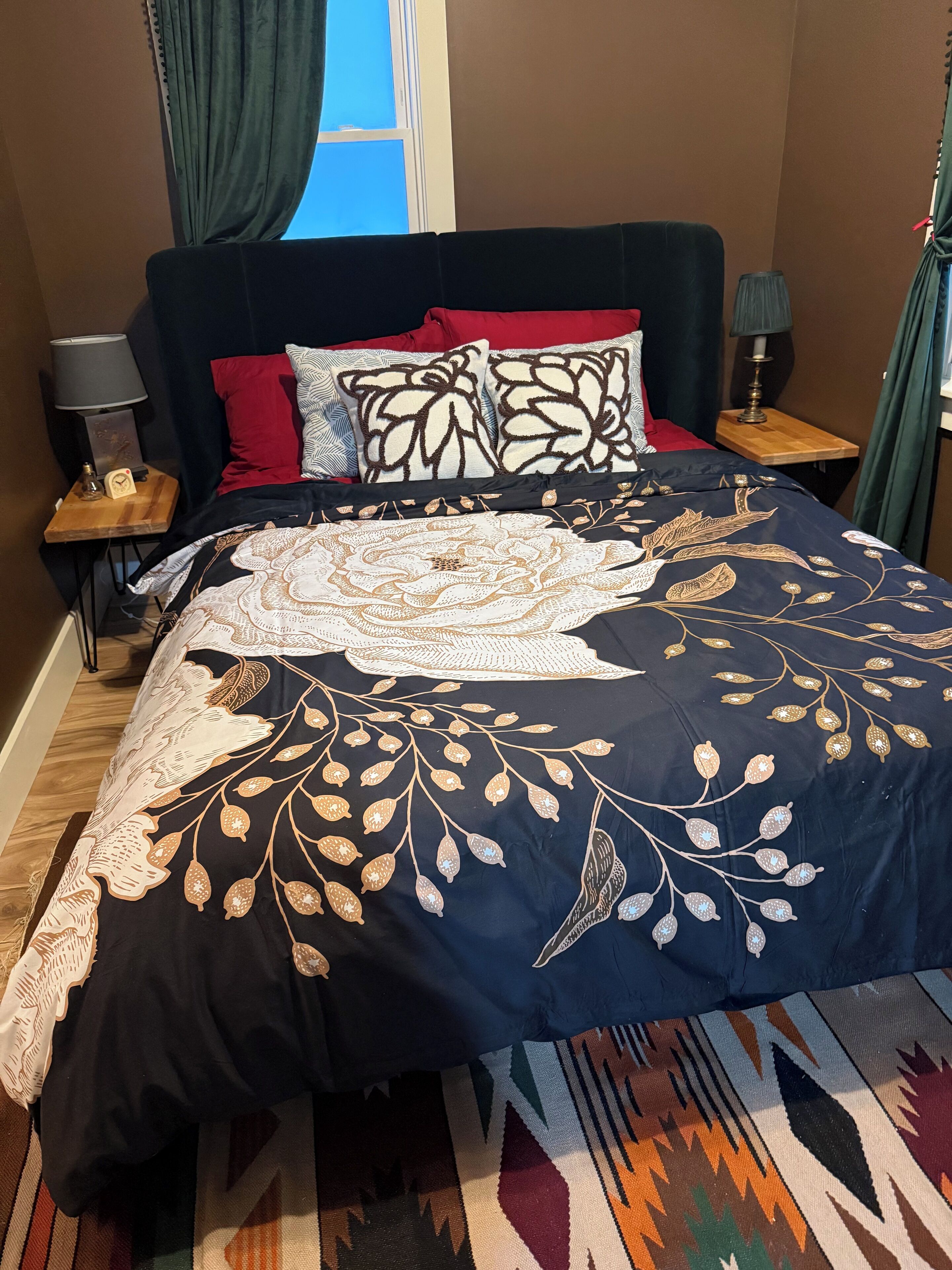 Bureau, fer et planche à repasser, lit parapluie, Wi-Fi gratuit