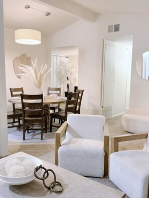 Dining - The Cozy Abode On Beagle Street- 3BR 2BA -Sleeps 16- Pool (San Diego)
