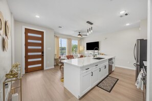 Interior - Newly built Med ctr/NRG/downtown /3bd/3bth (Houston)