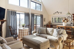 TV, fireplace - Par & Pine Lodge | Double decks w/ fire pit! (Basye)
