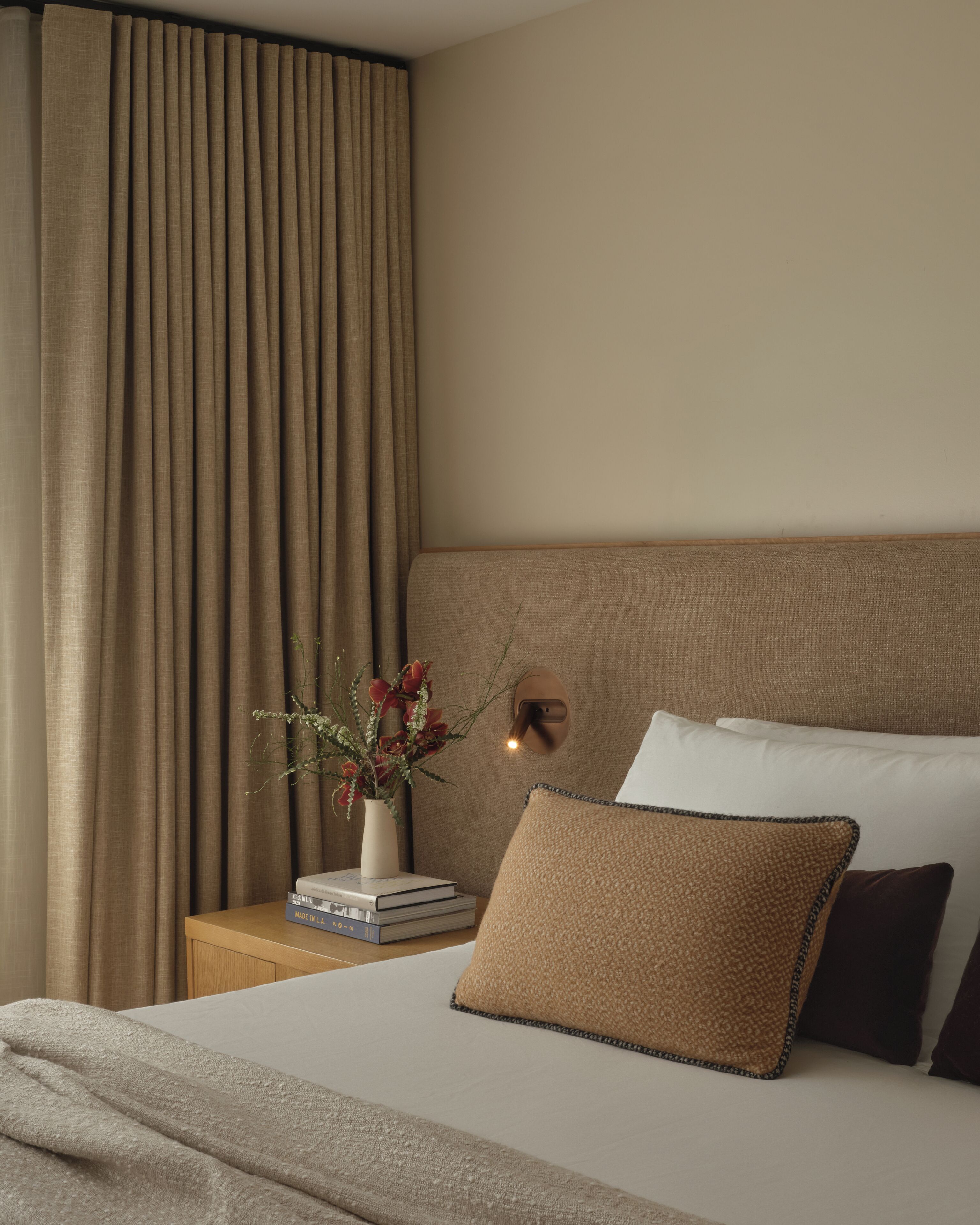 Grand Single Room | In-room safe, desk, blackout curtains, iron/ironing board
