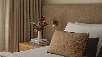Grand Single Room | In-room safe, desk, blackout curtains, iron/ironing board