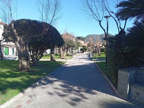 Property grounds - 30m from the beach| Waterfront apartment (Riva Trigoso)
