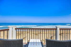 On the beach - Night Heron: Oceanfront Views + Walk to Dining (Kitty Hawk)