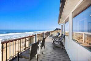 Property grounds - Night Heron: Oceanfront Views + Walk to Dining (Kitty Hawk)