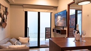 Smart TV, table football, offices - 🌮 La Veleta Retreat | Pools • Jacuzzi • Near Beach & Cenotes (Tulum)