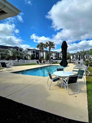 Pool - Charming High Tides Condo in Myrtle Beach with pool access includes Pack N Play (Myrtle Beach)