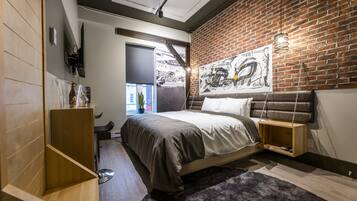 Laptop workspace, free WiFi