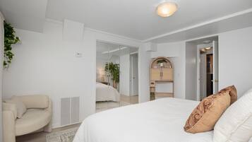 2 habitaciones, tabla de planchar con plancha, wifi y ropa de cama