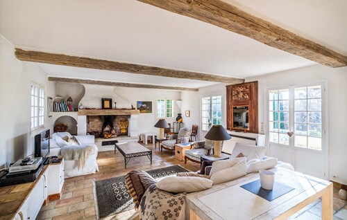 MAISON PROVENÇALE AVEC PISCINE