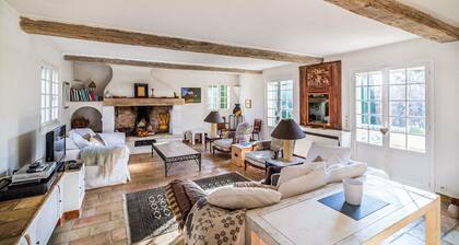 MAISON PROVENÇALE AVEC PISCINE