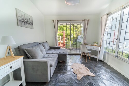 Casa Tulia. Tu estadía perfecta! Piscina y Jardines de ensueño!!