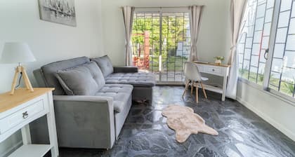 Casa Tulia. Tu estadía perfecta! Piscina y Jardines de ensueño!!