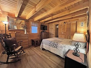2 bedrooms, bed sheets - Moonlight Ridge Cabin (Bryson City)