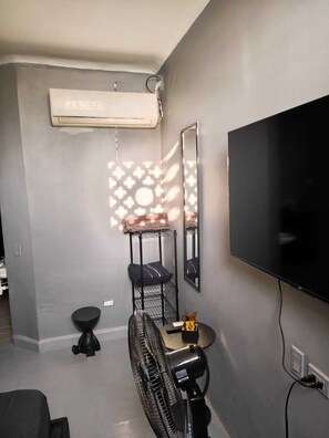 Unclassified image, 4 of 13, button