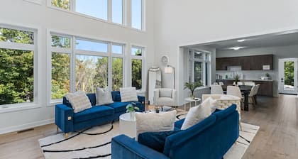 Northern Light Retreat with HotTub,Sauna,GamesRoom