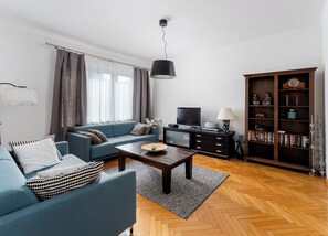 TV - Grzegórzki Spacious Apartment (Kraków)