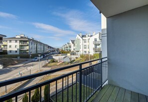 Unclassified image, 5 of 49, button