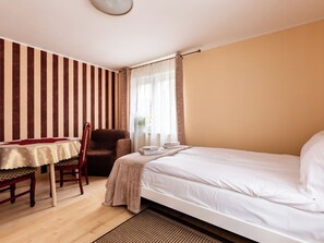 Bügeleisen/Bügelbrett, WLAN, Bettwäsche