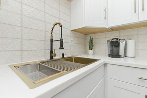 Nicht klassifiziertes Bild, 3 von 17, Schaltfläche