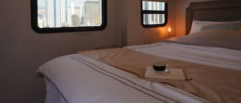 Mobile Home, 1 Queen Bed, Non Smoking, City View | Free WiFi