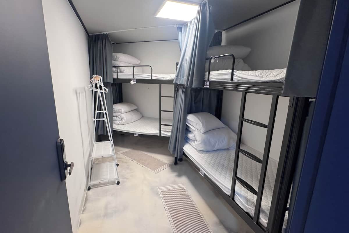 Ropa de cama de alta calidad, wifi gratis y ropa de cama