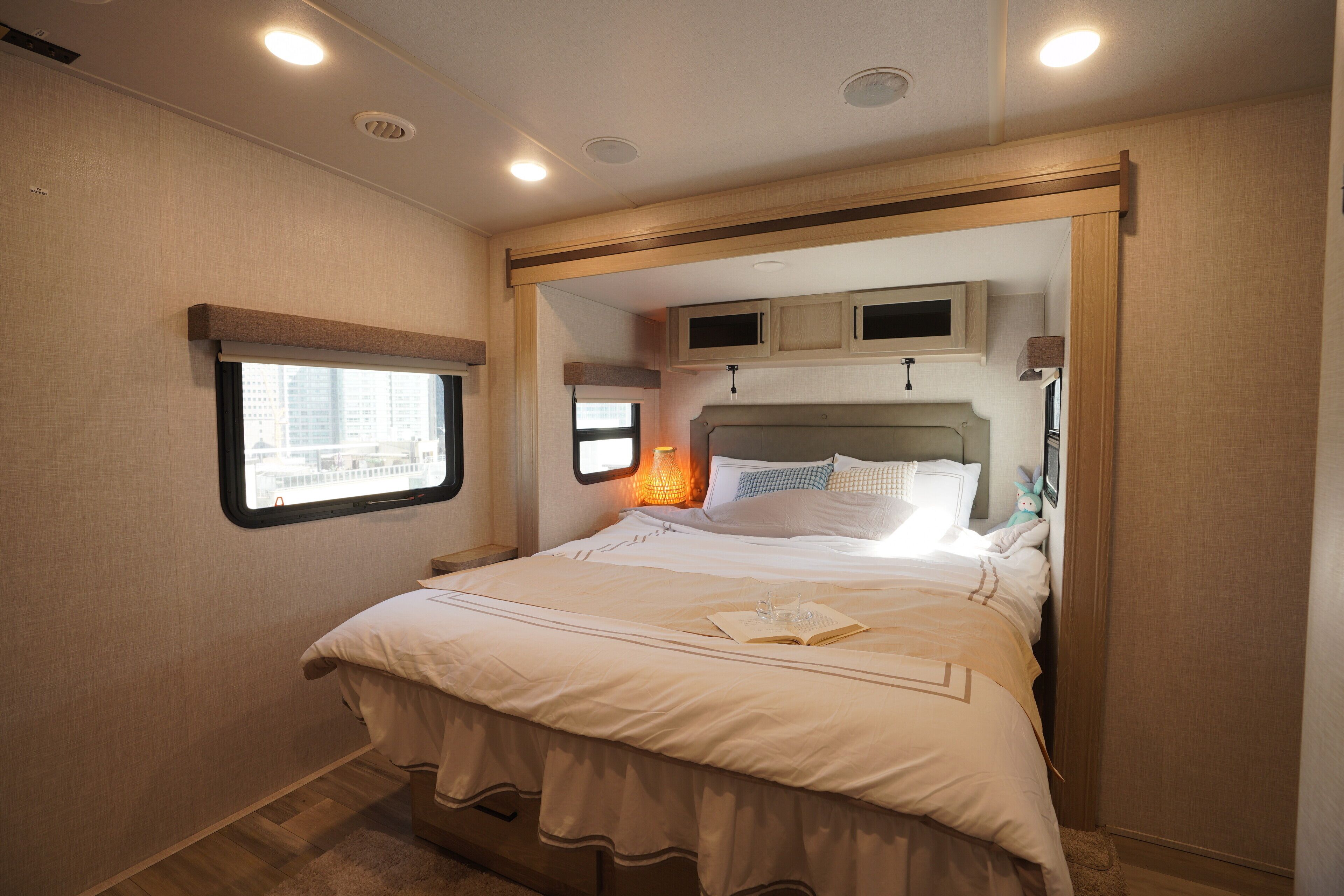 Mobile Home, 1 Queen Bed, Non Smoking, City View | Free WiFi