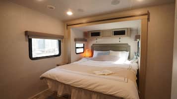 Mobile Home, 1 Queen Bed, Non Smoking, City View | Free WiFi