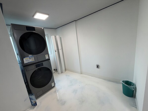 Standard Shared Dormitory, City View | Interior