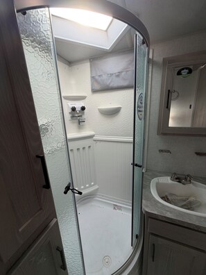 Standard Shared Dormitory, City View - Namsan203 Guest House (Seoul)