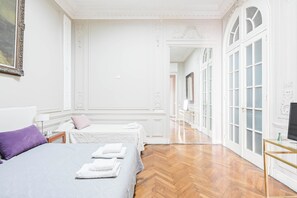 Apartamento (2A) | Caja fuerte, escritorio, espacio para trabajar con un portátil