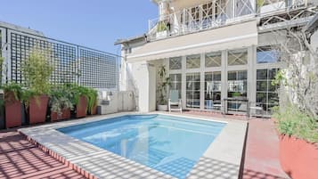 Apartamento (6A) | Cofres nos quartos, escrivaninha, espaço de trabalho para notebook