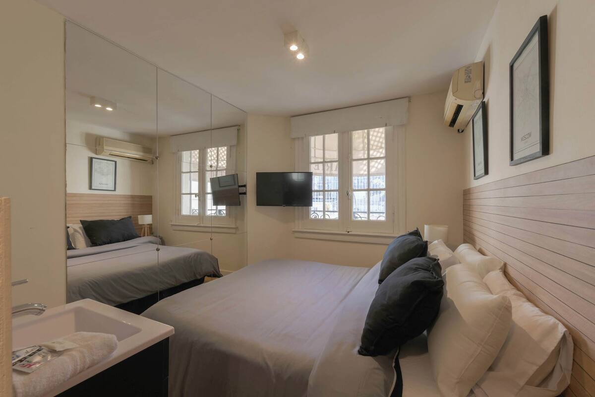 In-room safe, desk, laptop workspace, blackout drapes